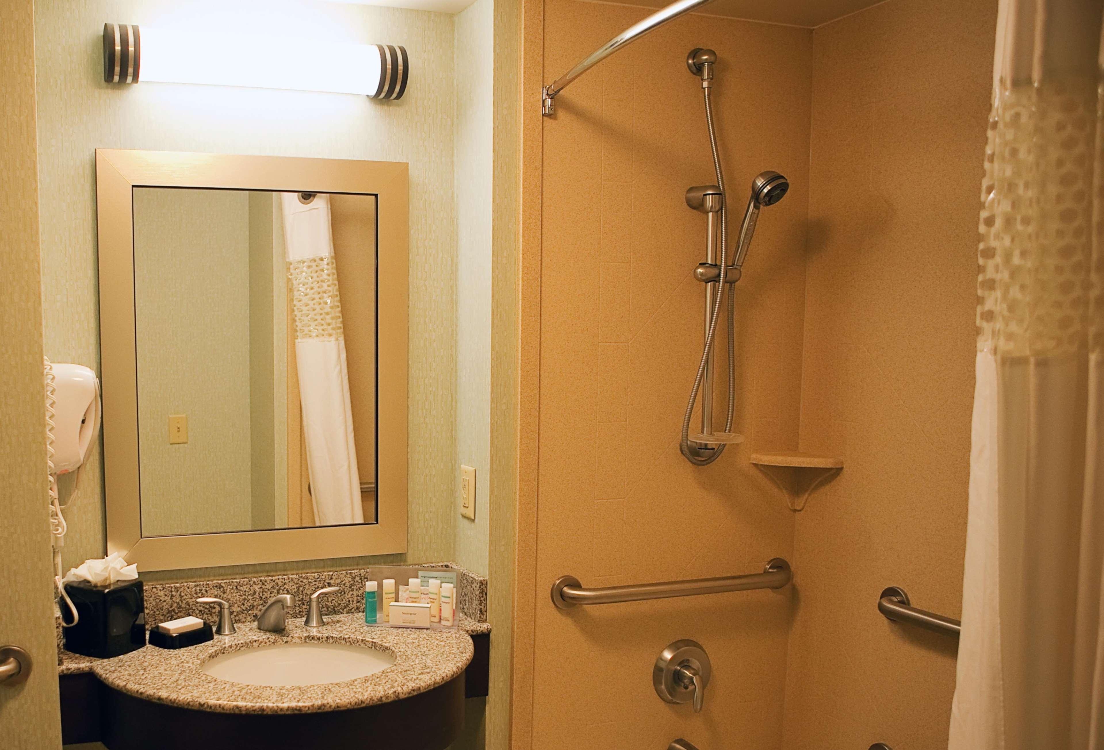 Hampton Inn Colby Buitenkant foto