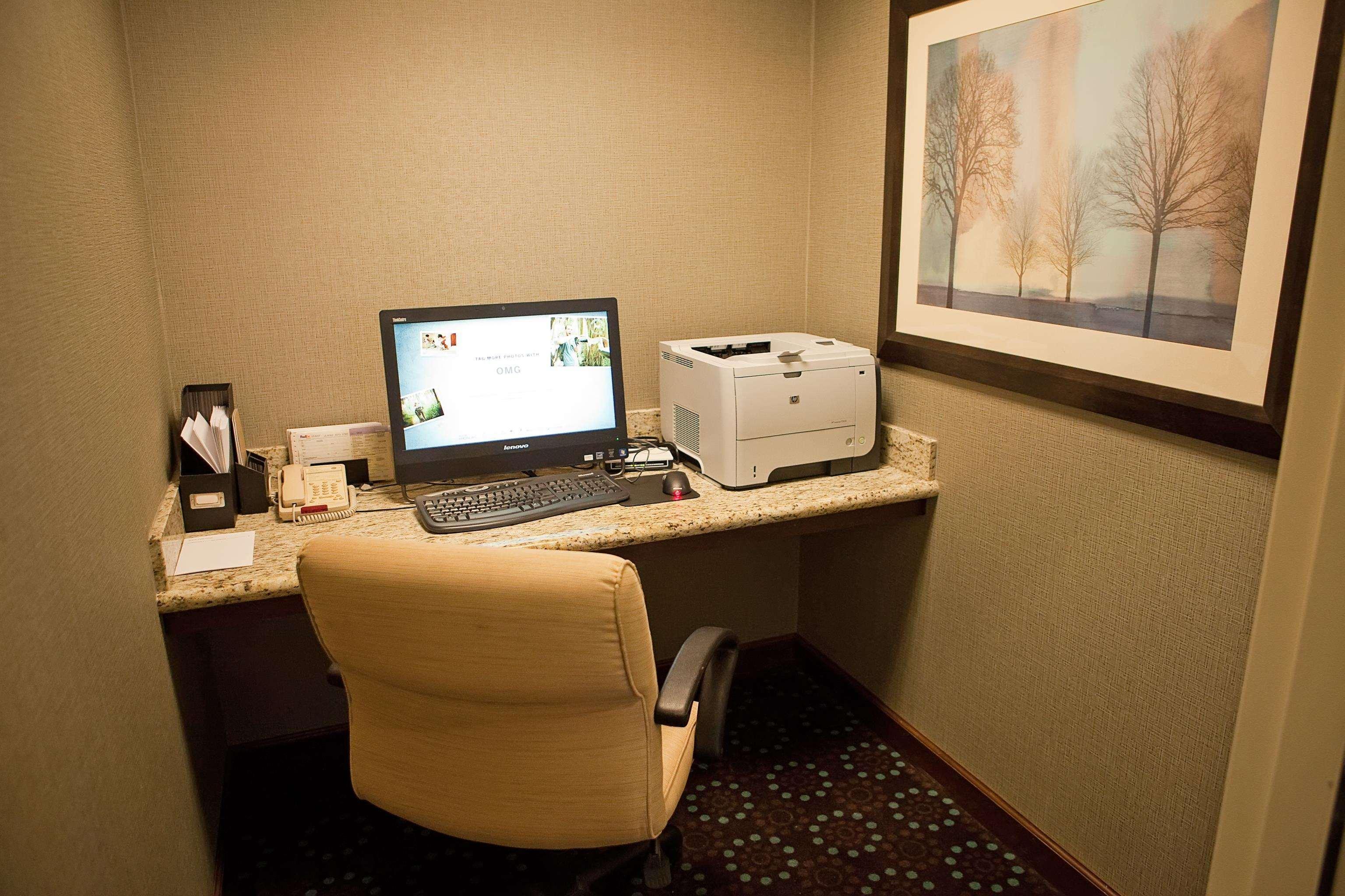 Hampton Inn Colby Buitenkant foto