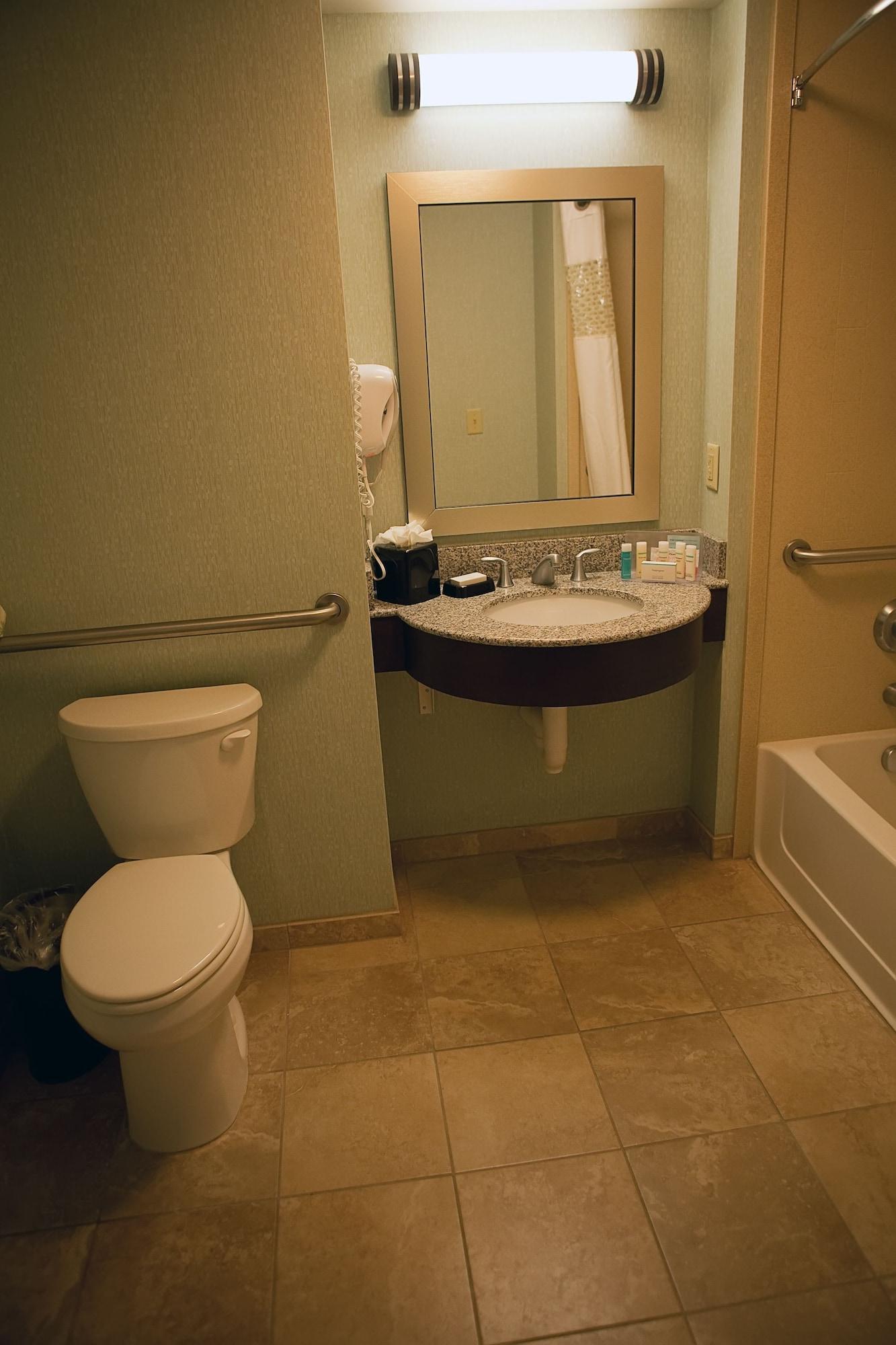 Hampton Inn Colby Buitenkant foto